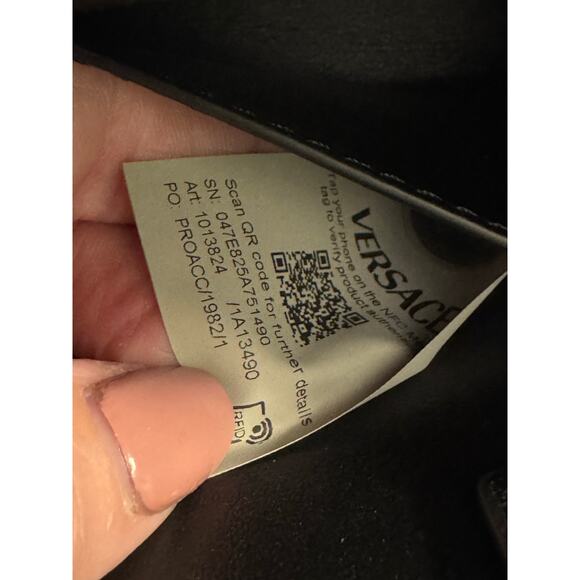 Versace NWT Medusa 95 Small Leather Top Handle Bag in Black - Picture 13 of 13